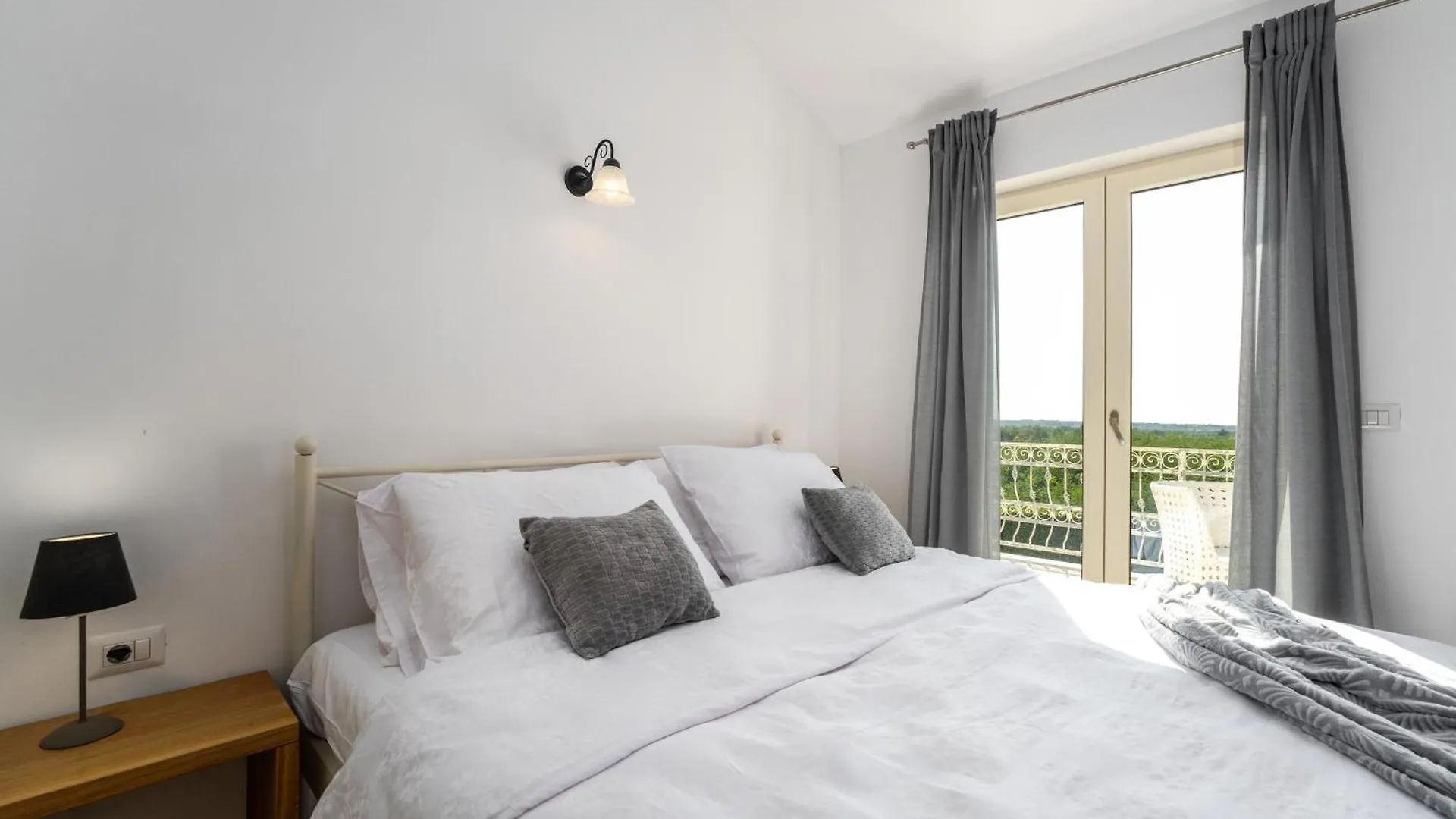 Villa Bina Labinci 0*,
